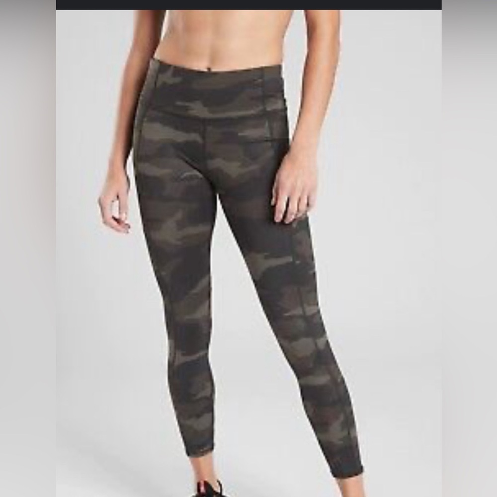 CAMO CONTENDER 7/8 TIGHT IN POWERLIFT Size Small (Raw Hem)